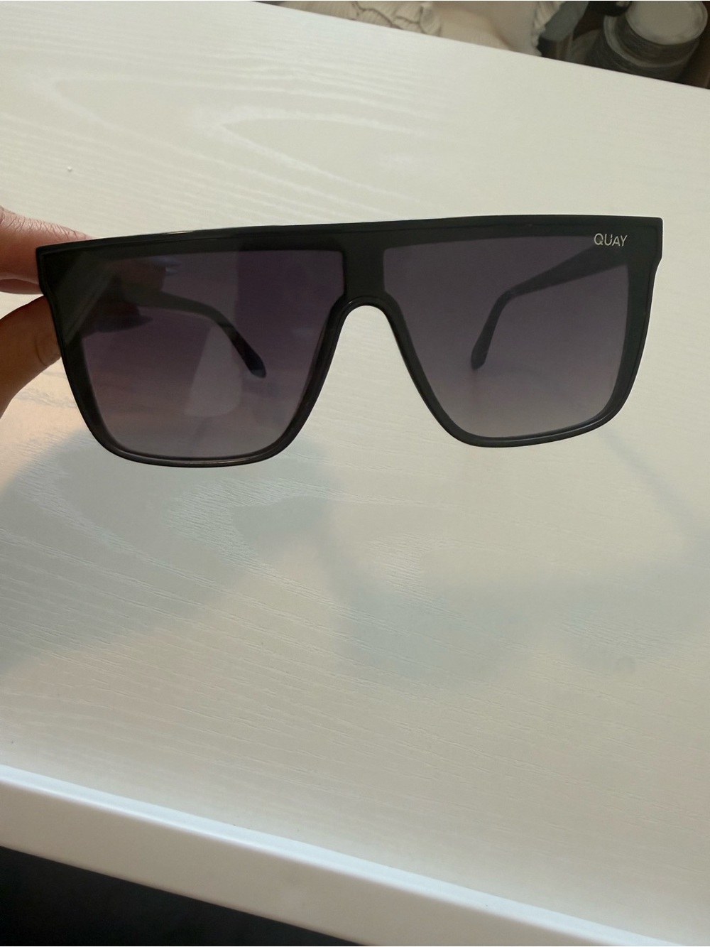 Quay Australia Black Nightfall Shield Flat Top Sunglasses with Gradient Lenses - Picture 4 of 6